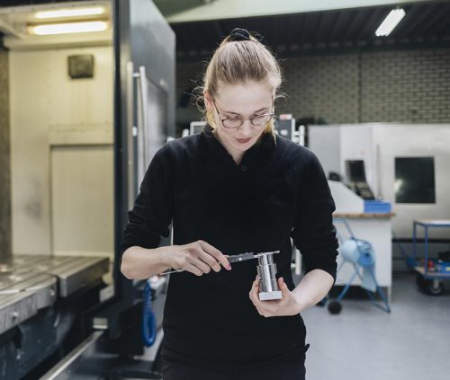 Machinefabriek Veehof medewerkster